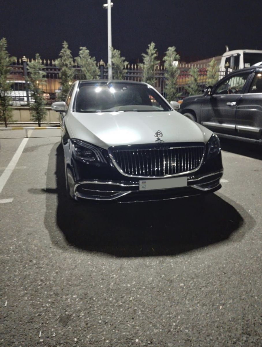 Mercedes-maybach s-class black white